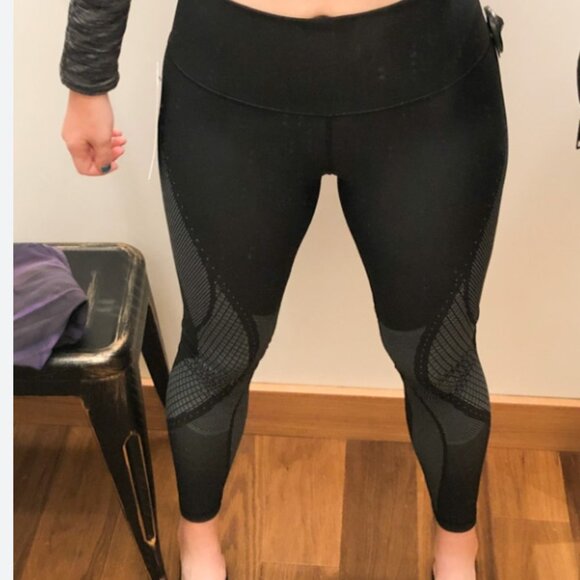 Lululemon Mapped Out Tight 28" 2 - Picture 1 of 3
